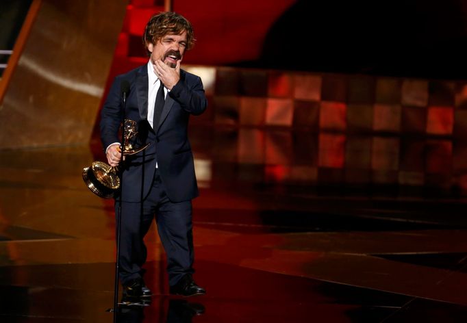 Herec Peter Dinklage proměnil pro seriál Hra o trůny i další nominaci. Získal Emmy v kategorii nejlepší herec ve vedlejší dramatické roli.