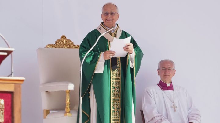 "Konzum není to pravé," řekl papež. Mši přihlížel milion lidí, házeli mu hračky