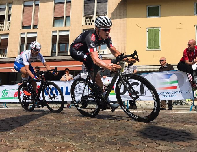 Nejúspěšnější handicapovaný cyklista historie dlouhou dobu bojoval o stupně vítězů, nakonec byl čtvrtý. Po velmi dobře obsazeném závodě byl Jiří Ježek spokojený.