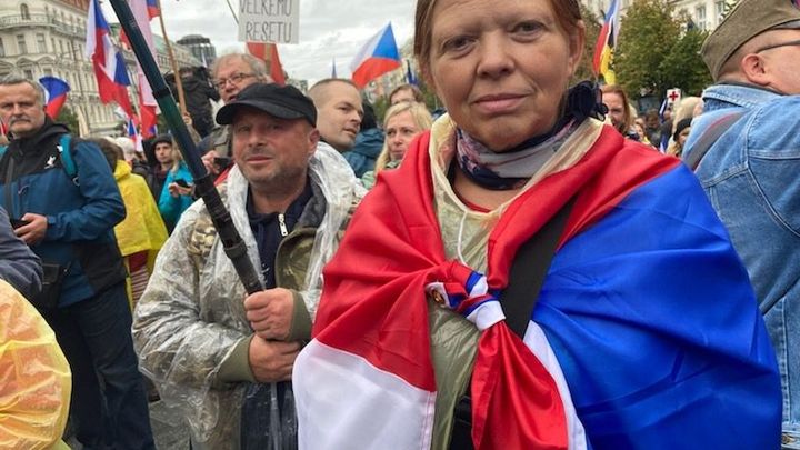 Na Václavském náměstí v Praze se scházejí tisíce lidí na demonstraci proti vládě; Zdroj foto: Radek Bartoníček