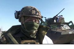 Vyčnívá na první pohled. Voják přišel bojovat za Ukrajinu ze srdceryvného důvodu