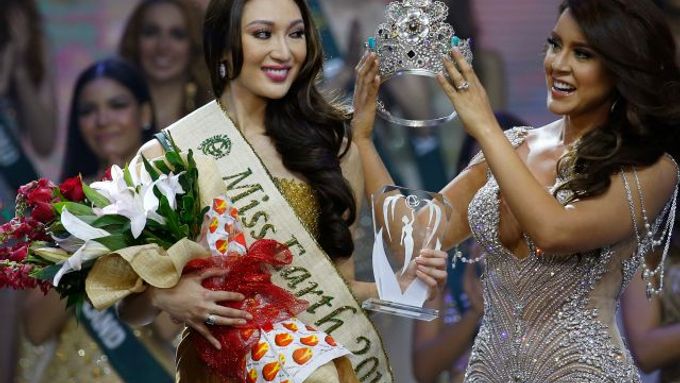 Nová filipínská Miss Earth Karen Ibascová.