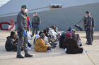 Itálie drží loď německé neziskové organizace na Lampeduse, podezírá ji ze spolupráce s převáděči