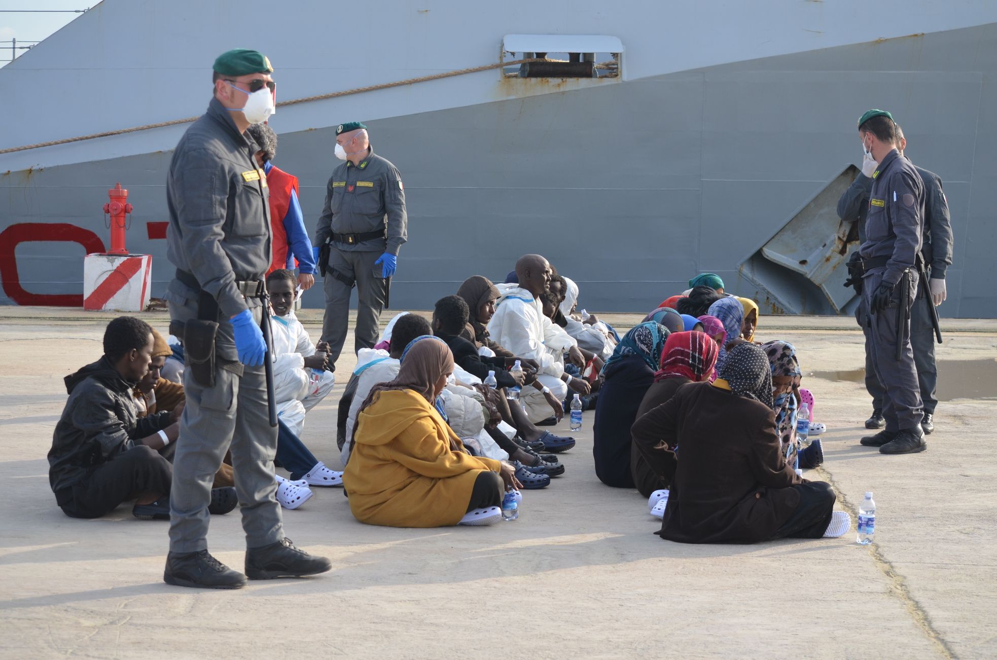 Fotky z mise Mattea de Bellise na Lampeduse v dubnu 2015