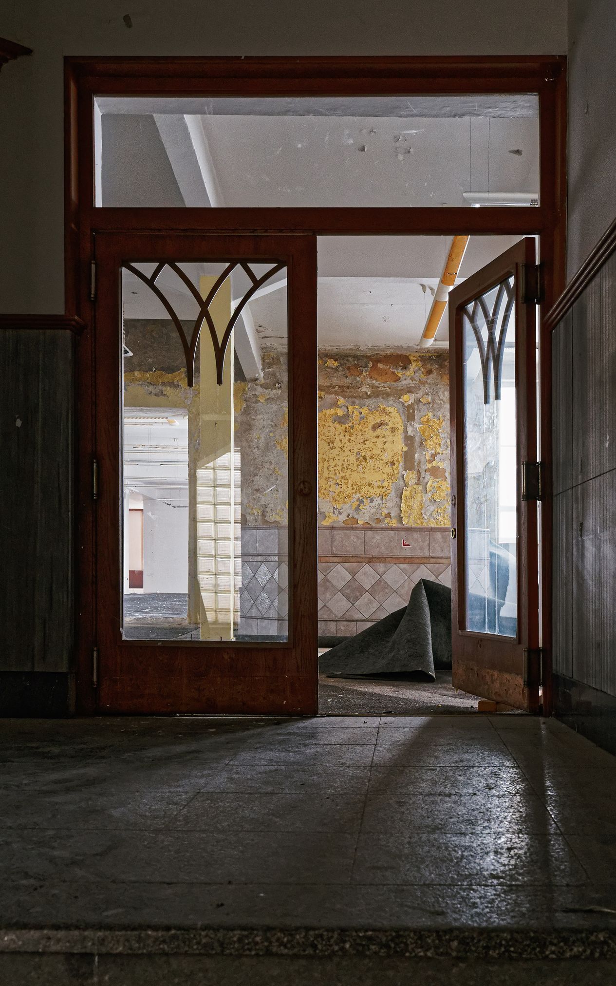 Zchátralý bývalý obchodní dům Breda v Opavě, jehož autorem je architekt Leopold Bauer