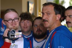 „Pane bože, my střašně lžeme.“ Do kin míří nezřízená komedie Petra Kolečka Dream Team