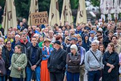 "Smějí se nám do tváře." Slováci demonstrovali proti novému konsolidačnímu balíčku
