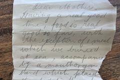 "Milá mami, máme se dobře." Rodina objevila na pláži dopisy z první světové války