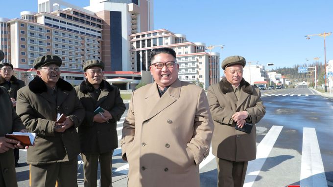 Oficiální otevření nového severokorejského města Samčijon.
