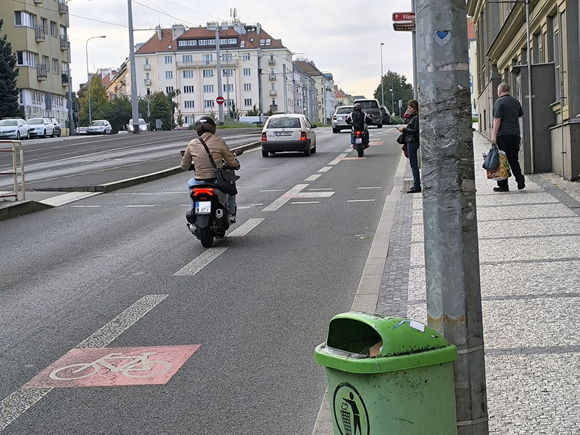 Cyklopruh a motorkáři