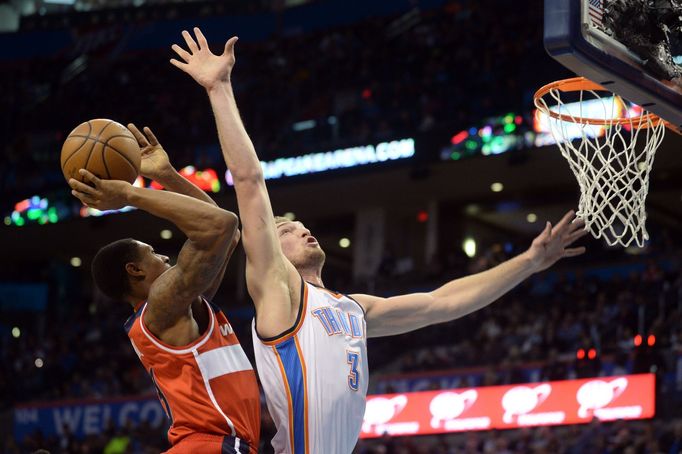 Bradley Beal a Domantas Sabonis