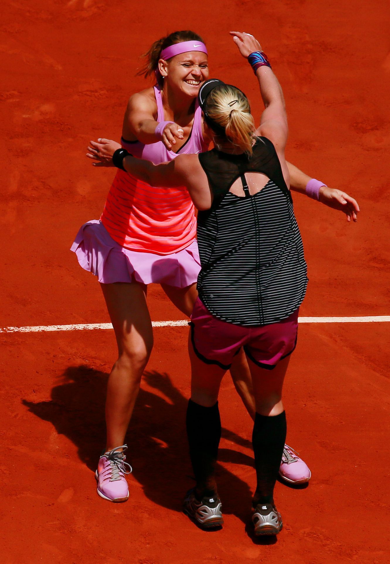 Finále ženské čtyřhry French Open: Šafářová slaví s Mattek-Sandsovou