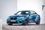 Hodně přísně se tváří zbrusu nový model BMW M2.