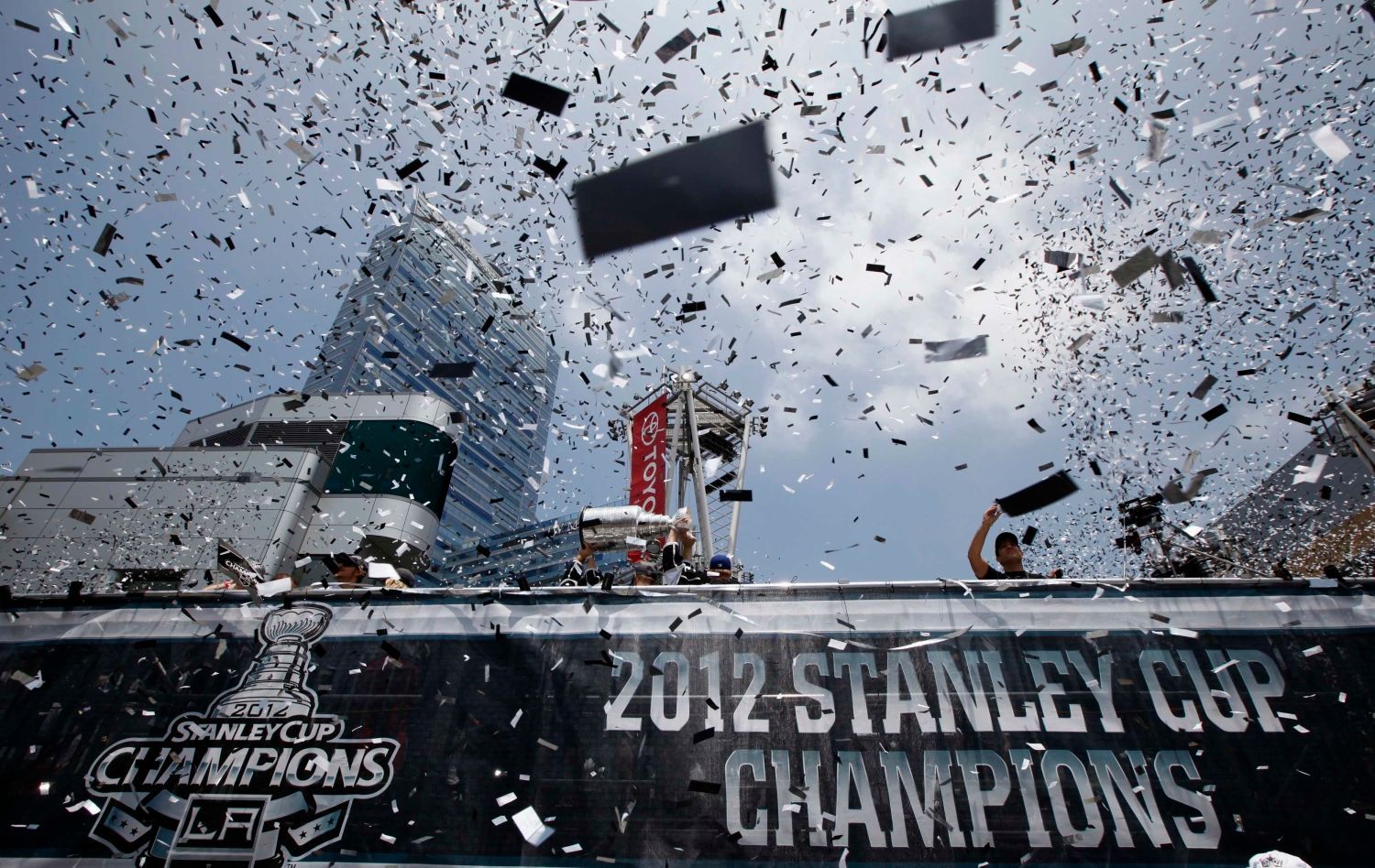 Oslavy týmu Los Angeles Kings k příležitosti vítězství Stanley Cupu.