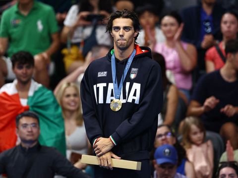 Bezdomovec? Ne, olympijský vítěz. Hvězda spící v parku je virálním hitem