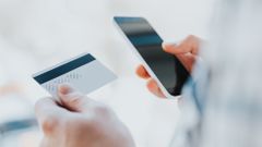 Mobilní platba, platební karta