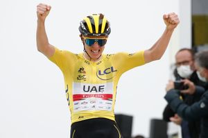 Tadej Pogačar vítězí v 17. etapě Tour de France s cílem na Col du Portet