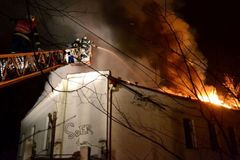 V holešovickém bytě hořelo, škoda je 3,5 milionu