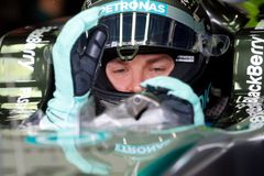 Mercedesy ovládly tréninky v Brazílii, nejlepší byl Rosberg