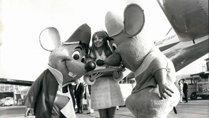 Co děti, mají si kde hrát? Před 65 lety se zrodil legendární zábavní park Disneyland