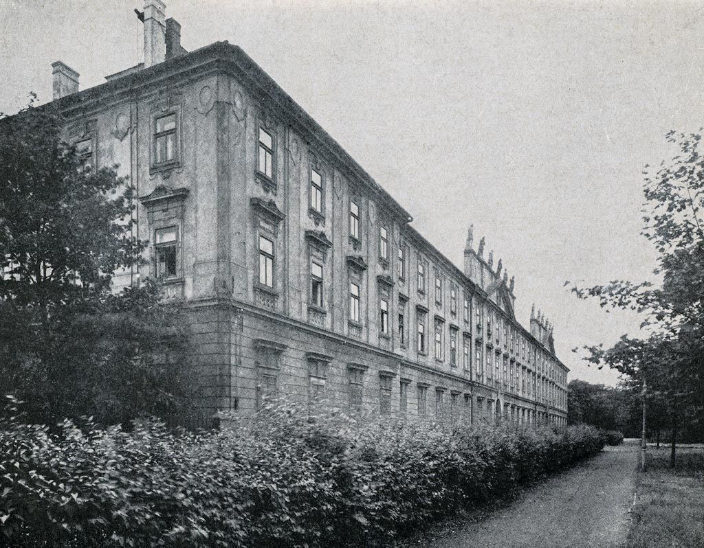 Jednorázová licence, není určeno pro články! Fotogalerie: Historie Invalidovny / Karlínská Invalidovna 1948