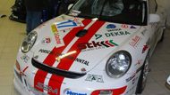 Porsche 997 GT3 Cup, s nímž na okruzích závodili jezdci Martin Jerman, Jiří Mičánek, jr, Tomáš Mičánek a Tomáš Pivoda, má motor s výkonem 420 koní