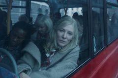 Pád jedné ženy. Cate Blanchett hraje filmařku, která skrývá temné tajemství