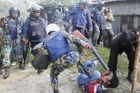 Nepokoje při volbách v Bangladéši přinesly 13 obětí