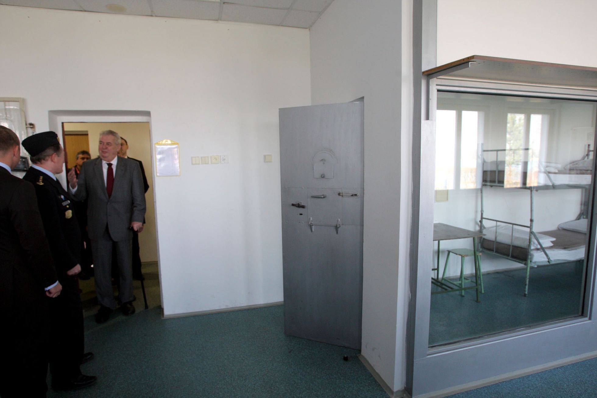 Zeman v cvičné cele ve Stráži pod Ralskem