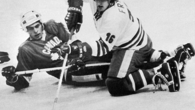 Miroslav Fryčer na olympiádě 1980 v Lake Placid v zápase proti Kanadě.