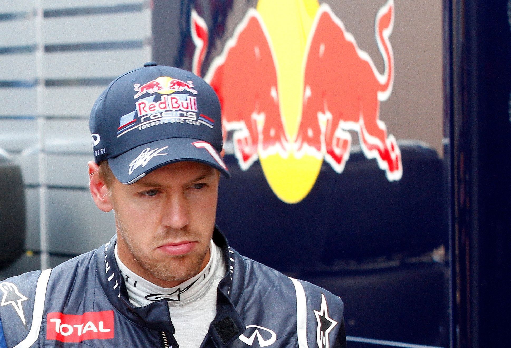Jezdec F1 Sebastien Vettel z Red Bullu během kvalifikace Velké ceny Belgie 2012.