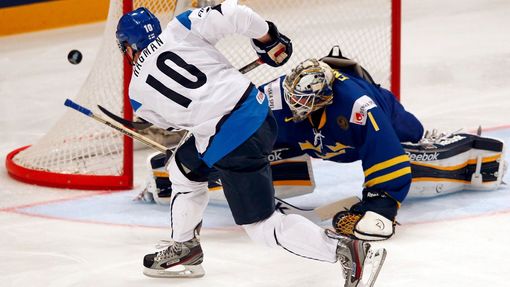 Hokej, MS 2013, Švédsko - Finsko: Jhonas Enroth - Niklas Hagman