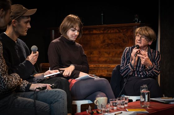 Marek Torčík, Veronika Dvorská a Alena Wagnerová při debatě o feminismu.