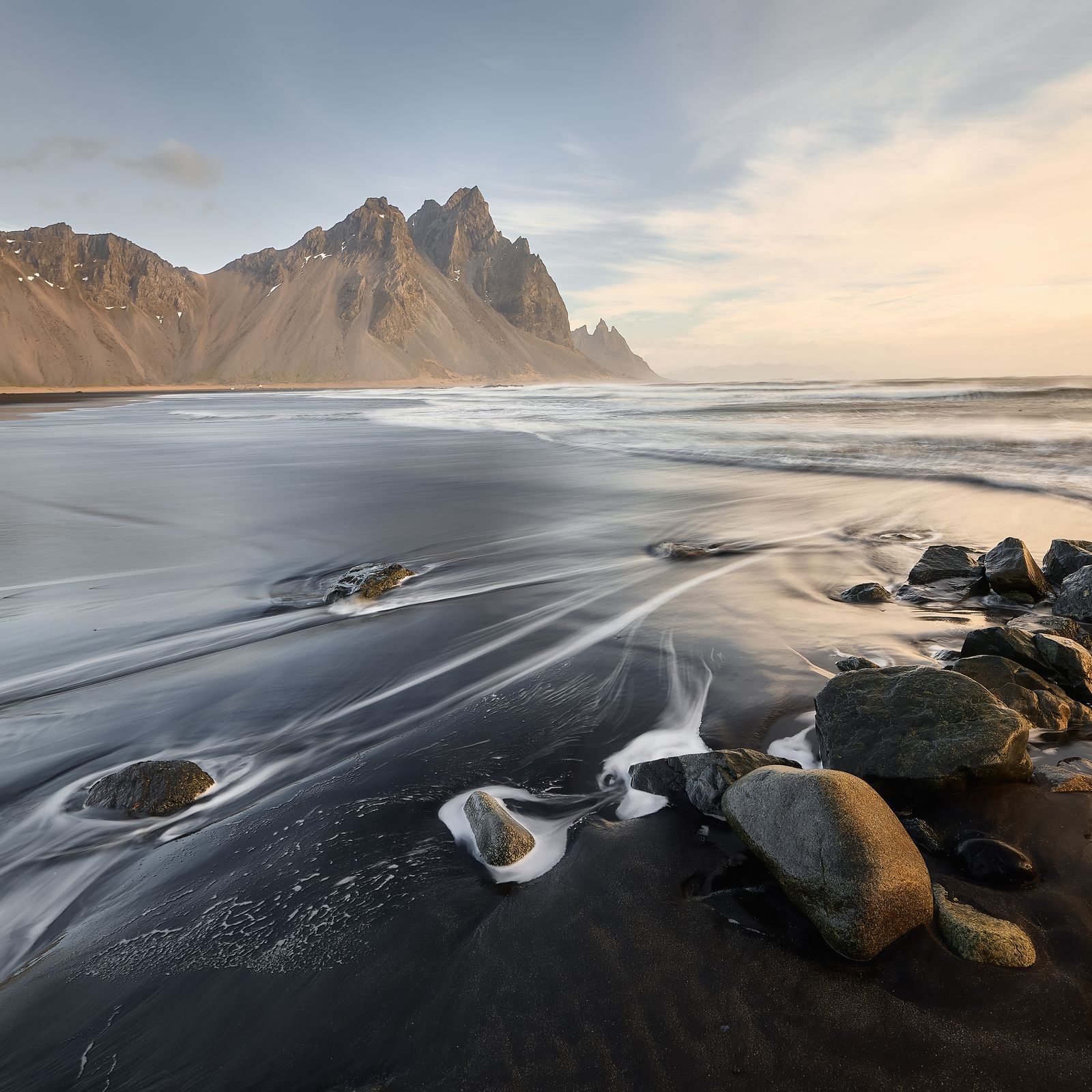 FOTO: Krásy Islandu objektivem fotografa Marka Ondráčka, Dvě tváře Islandu: Fotograf Ondráček o boji s živly a polární září, Magazín, fotogalerie