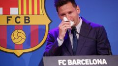 Lionel Messi pláče na tiskové konferenci klubu FC Barcelona