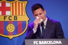 Messi v slzách řekl sbohem Barceloně, má mít namířeno do PSG