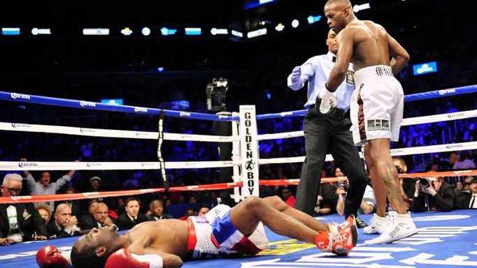 boxerské knockouty roku 2013 (Peter Quillin vs. Fernando Guerrero)