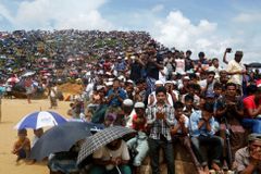Bangladéš odstřihne od světa skoro milion Rohingů. Vypne jim internet a volání