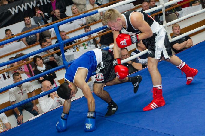 První kolo boxerské extraligy v pražském hotelu Olšanka