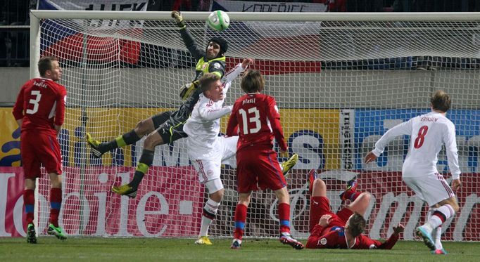 Fotbal, Česko - Dánsko: Per Čech - Andreas Cornelius