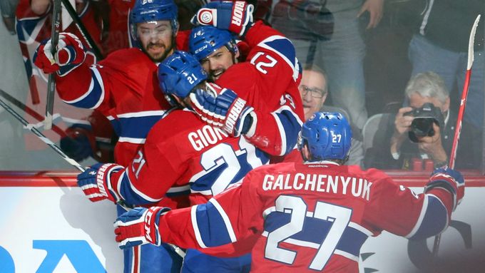 NHL: Hráči Montrealu se radují z gólu Tomáše Plekance