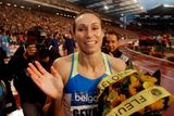 Kim Gevaertová seraduejsdiváky s triumfu ve sprintu na 100m na mítinku Golden League v Bruselu.