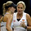 Fed Cup, finále 2014: Angelique Kerberová a kapitánka Barbara Rittnerová v zápase s Petrou Kvitovou