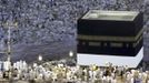 Muslim pilgrims circle the Kaaba and pray at the Grand mosque during the annual haj pilgrimage in the holy city of Mecca October 22, 2012, ahead of Eid al-Adha which marks the end of haj. On October 25, the day of Arafat, millions of Muslim pilgrims will stand in prayer on Mount Arafat near Mecca at the peak of the annual pilgrimage. REUTERS/Amr Abdallah Dalsh (SAUDI ARABIA - Tags: RELIGION SOCIETY) Published: Říj. 22, 2012, 10:41 odp.