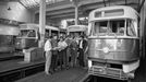 Fotografie z historie výrobního závodu Tatra Smíchov v Praze. Snímek z roku 1959.