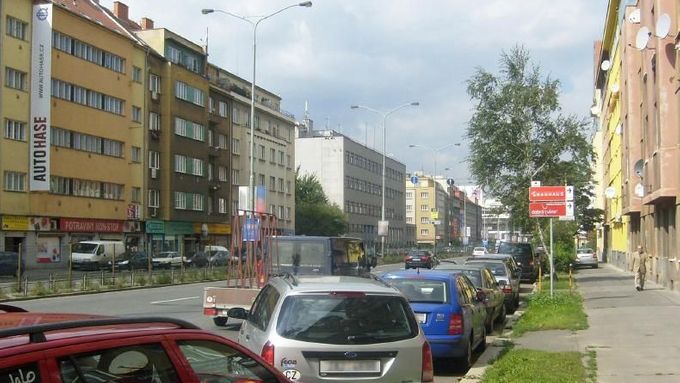 Rozsudek ukládá Praze snížit hluk na magistrále na 60 decibelů ve dne a 50 decibelů v noci.