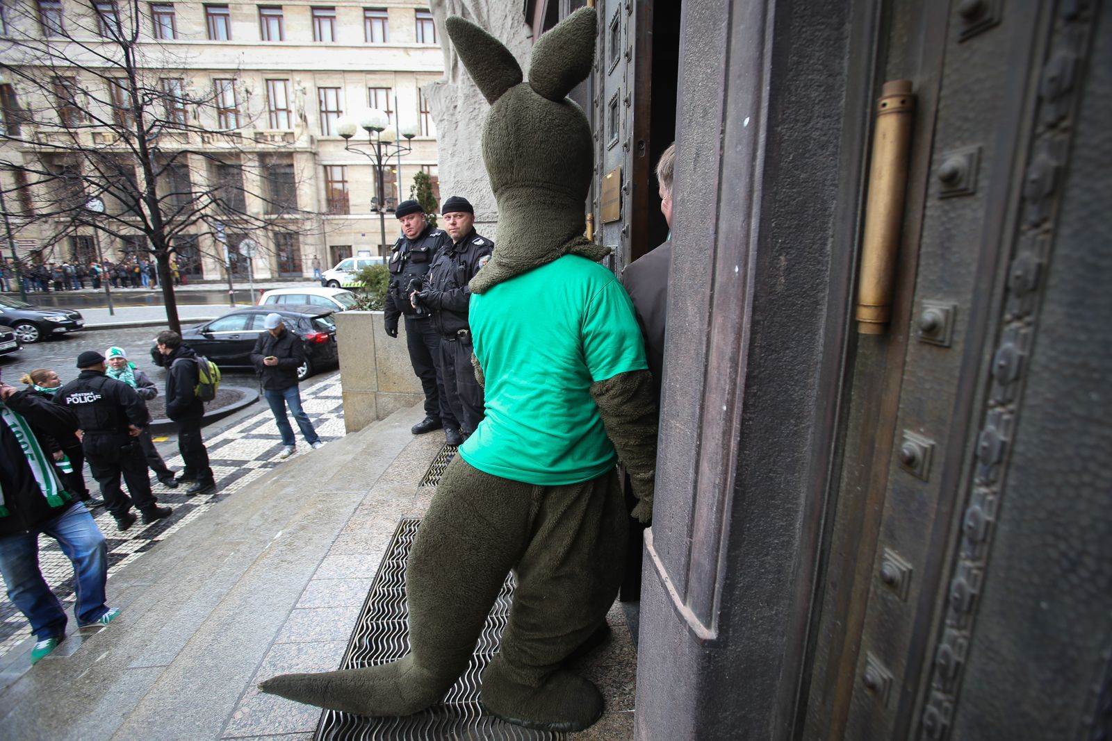 Demonstrace fanoušků Bohemians na pražském magistrátu