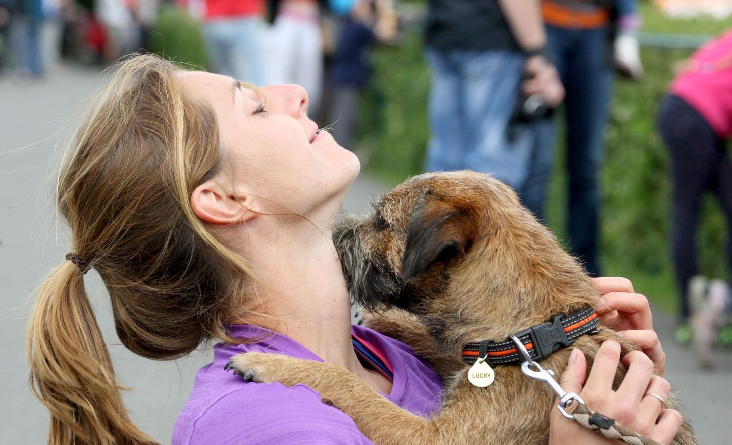 Eliška Klučinová na mítinku v Kladně