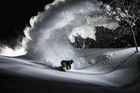 Adrenalin, slunce a jiskření sněhu. Úžasná zima očima fotografů extrémních sportů