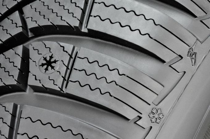 Symbol vločky zmizí, pokud se pneumatika ojede na menší, než čtyřmilimetrový vzorek.
